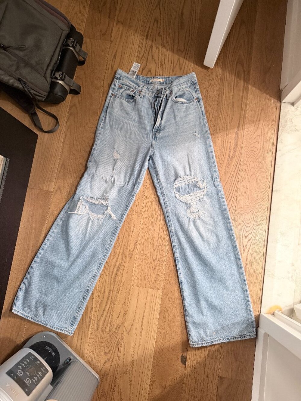 Women's Levi Ribcage wideleg jeans size 28